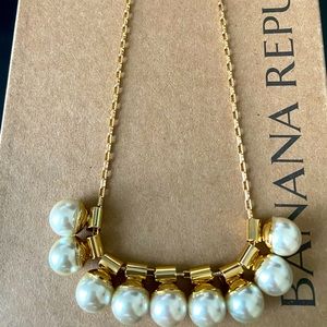 New Banana Republic Faux Pearl Necklace